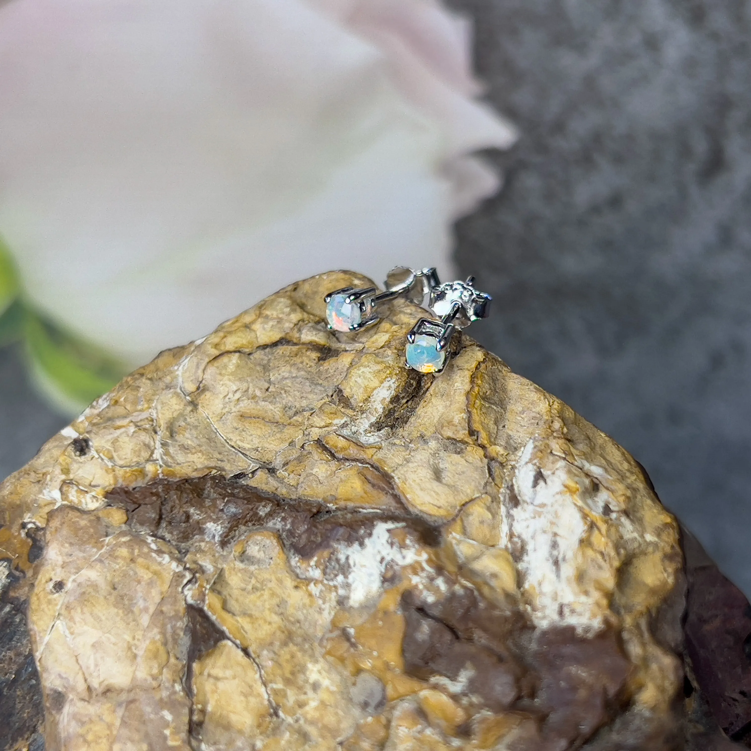 9KT White Gold Crystal Opal Stud Earrings, 3.5mm, Handmade Dainty Gift for Her, Birthstone Jewelry