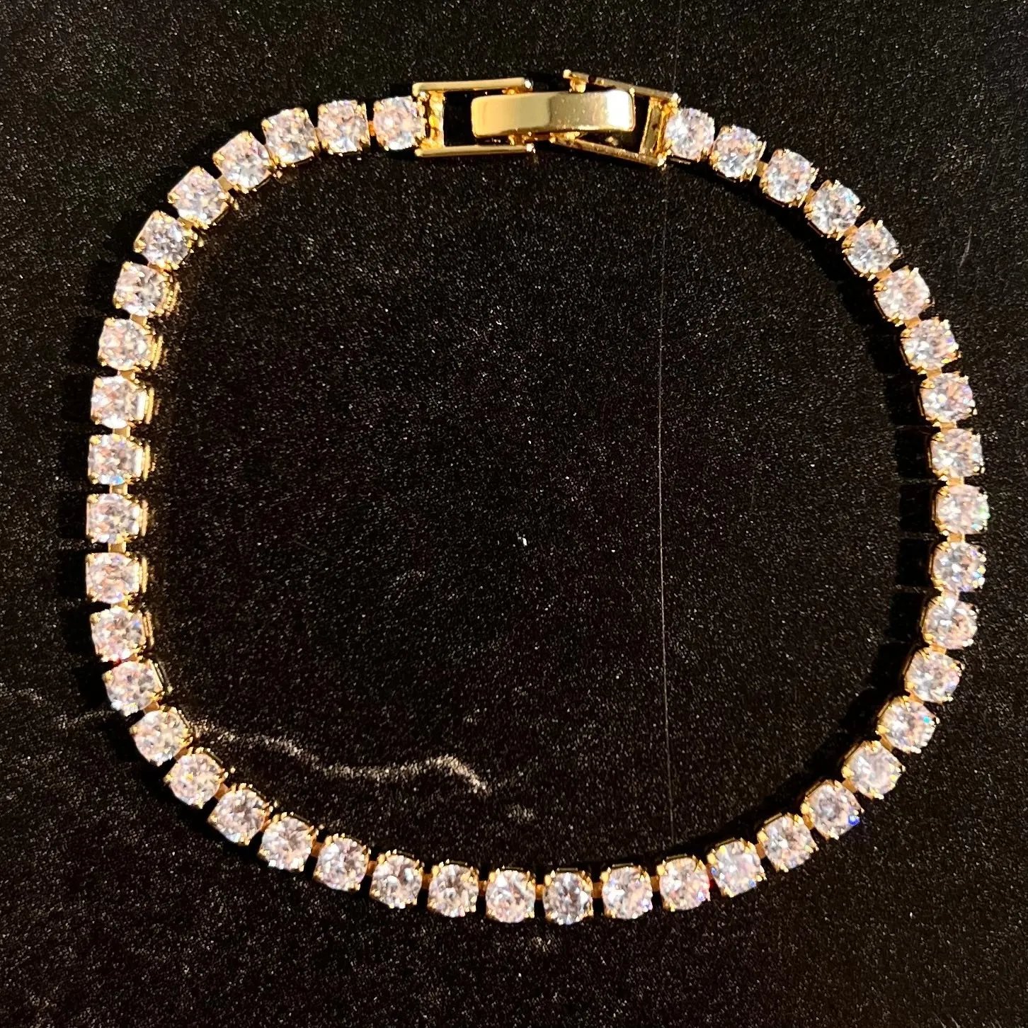 Slim tennis bracelet gold